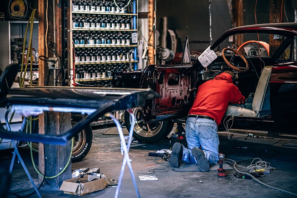 Industries We Insure Auto Repair Shops workers compensation insurance